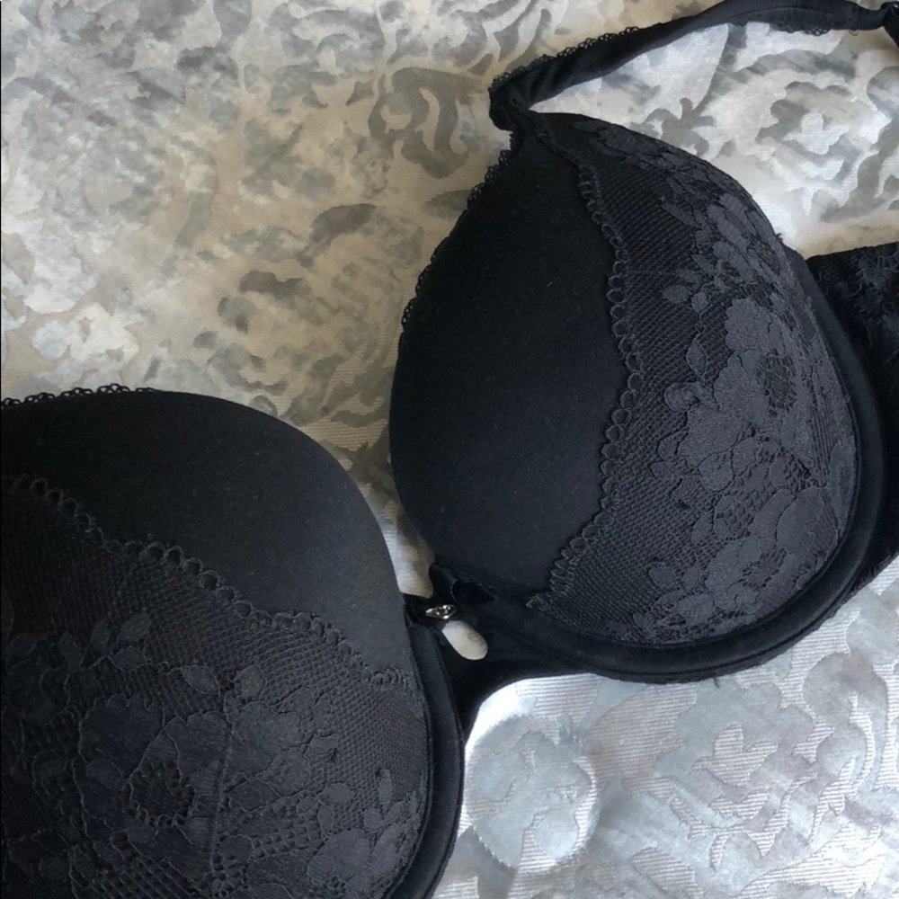 Victoria’s Secret Body by Victoria Bra 32DD